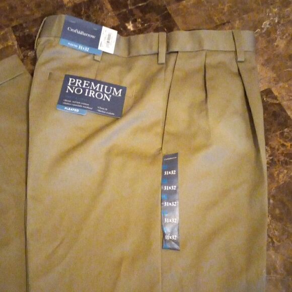 Croft and Barrow Pleated Khaki Pants - Picture 2 of 7